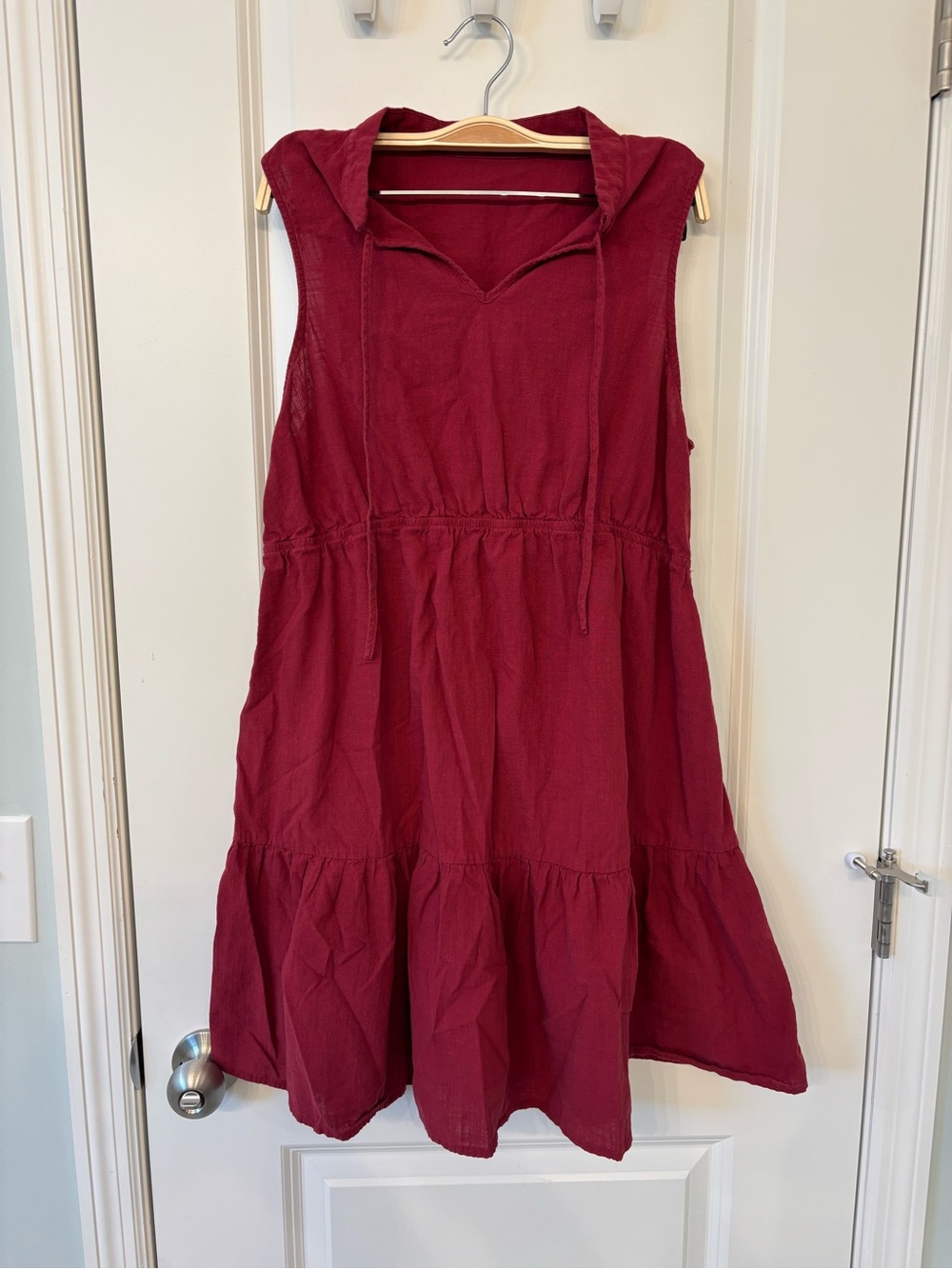Sleeveless Tiered Mini Dress in Wine